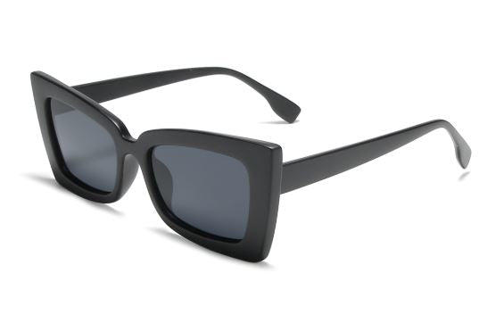 Bulky Vintage Cat Eye Sunglasses - Black